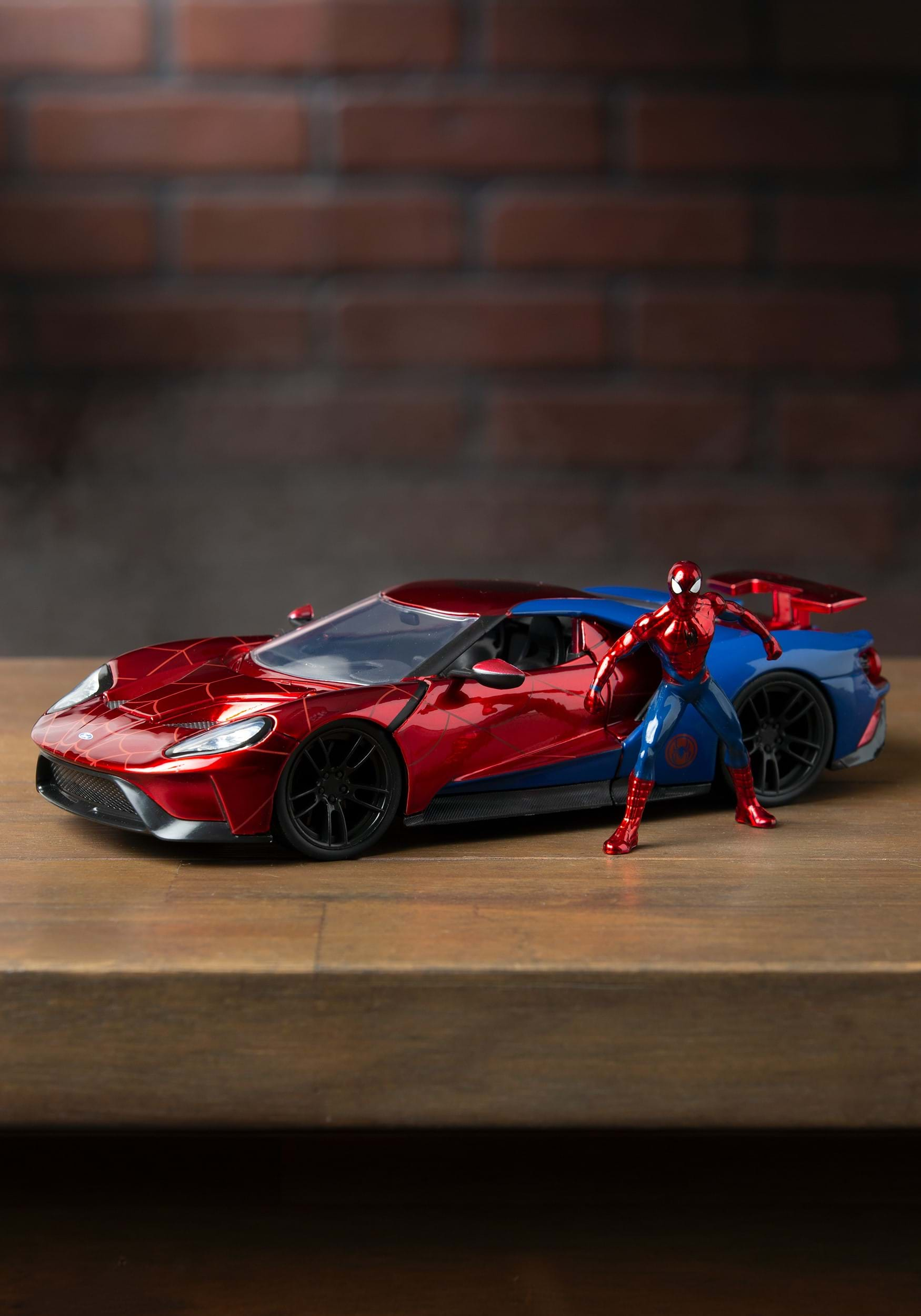 Ford GT and Spider-Man 1:24 Die-Cast Vehicle w/ Figure