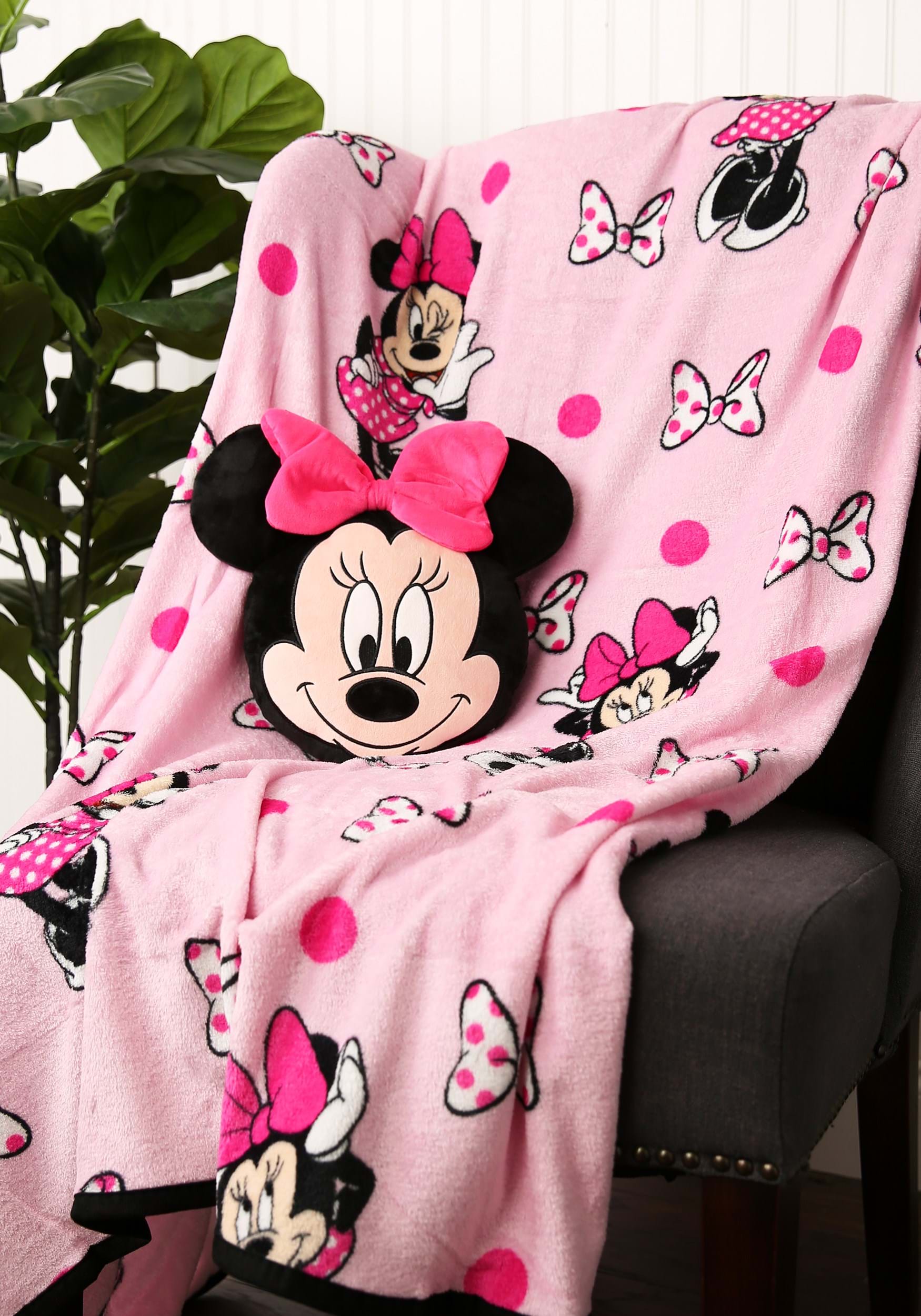 Minnie Mouse Nogginz and Blanket Set