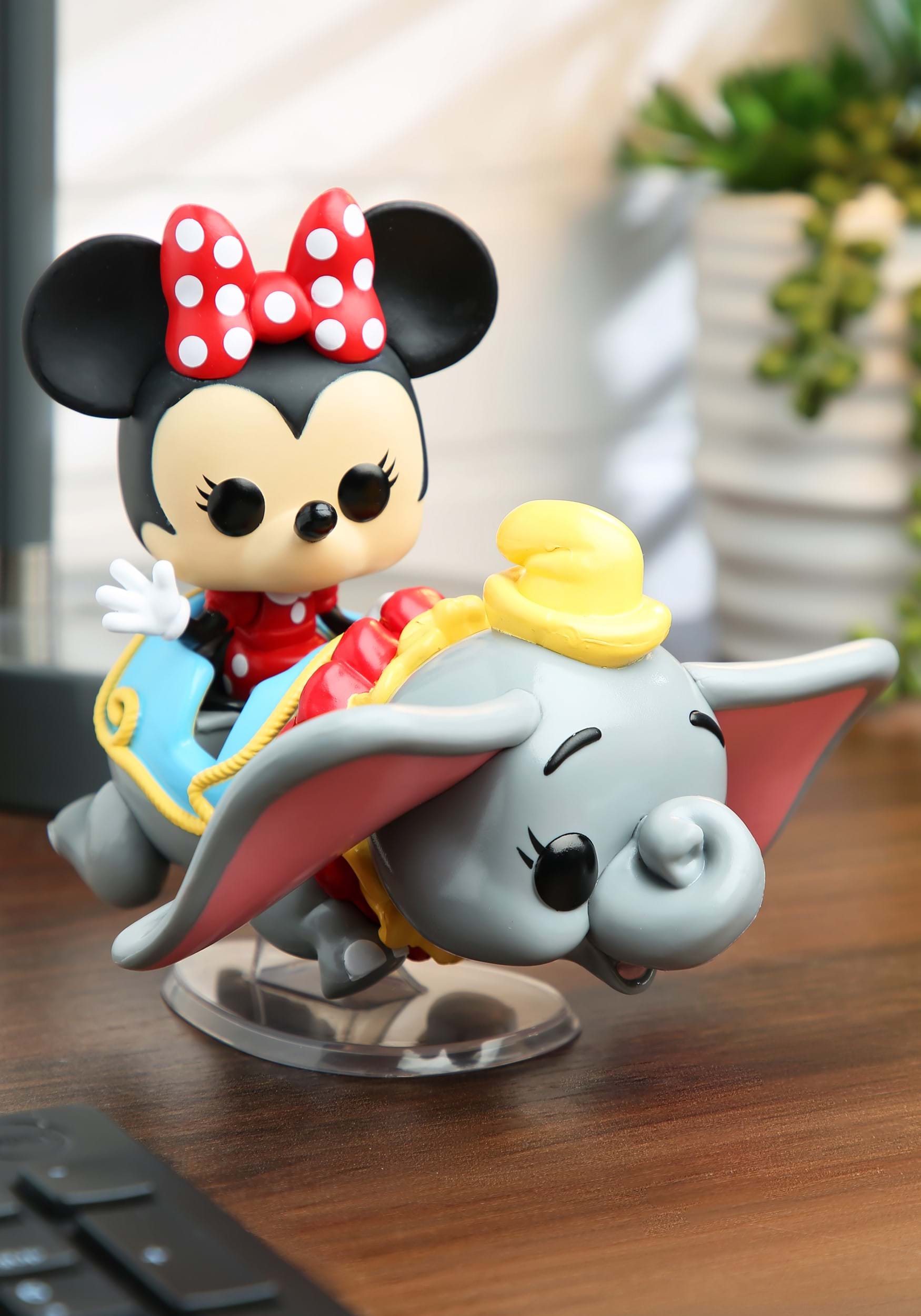POP Ride: Flying Dumbo Ride W/ Minnie Mouse Disney 65 Vinyl Figure