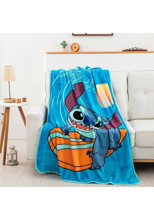 Lilo & Stitch Makes Waves 46"x60" Silk Touch Throw