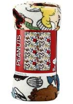 PEANUTS GROUP DIGITAL FLEECE THROW Alt 1