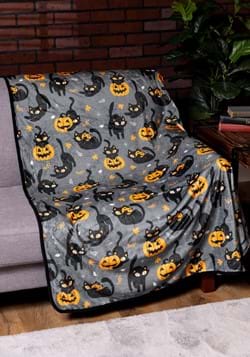 Quirky Kitty Throw Blanket